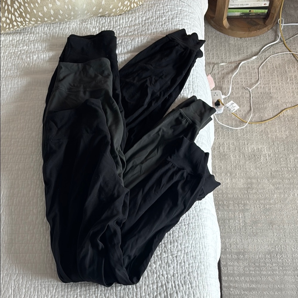 Lululemon Athletica Black and Green Leggings